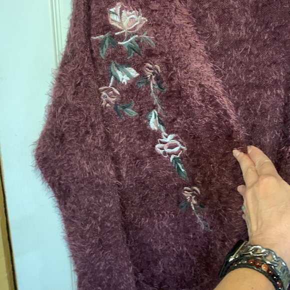 Knox Rose Embroidered Fuzzy Slouch Sweater - Picture 2 of 8